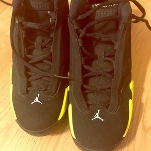 Air Jordan Retro Thunder 14 size 7y